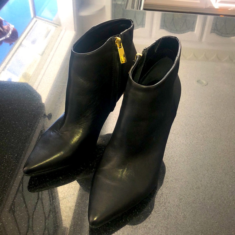 Kenneth Cole New York short boot